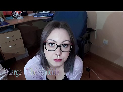 ❤️ Moza sexy con lentes chupa un consolador profundamente ante a cámara ❤️ Vídeo de puta  en % gl.rostov-laminat.ru % ☑