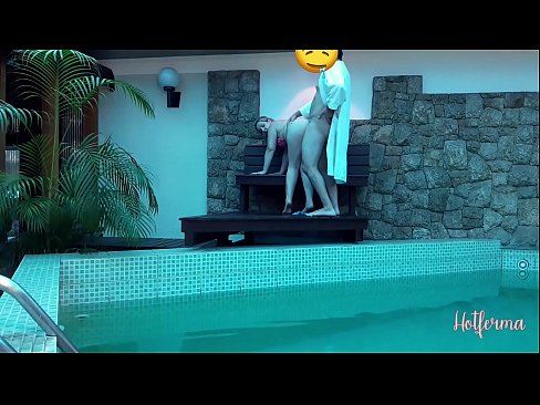 ❤️ O xefe invita a criada á piscina, pero non puido resistirse a un quente ❤️ Vídeo de puta  en % gl.rostov-laminat.ru % ☑