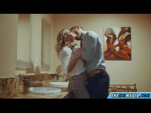 ❤️ Cando unha loura tetona seduce nun baño público ❤️ Vídeo de puta  en % gl.rostov-laminat.ru % ☑